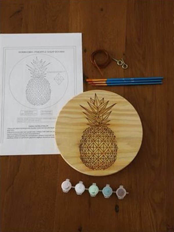 Pineapple Ahşap Boyama Seti(doğal amerikan çamı 19 cm çap 2.5 cm kalınlık)
